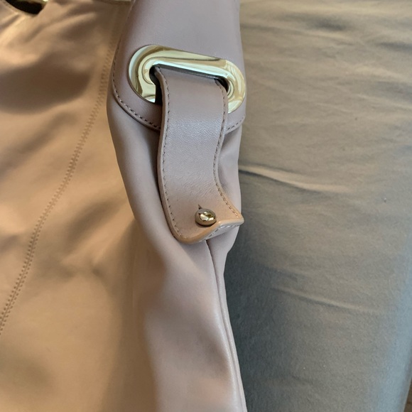 Badgley Mischka soft lilac handbag - Picture 5 of 7